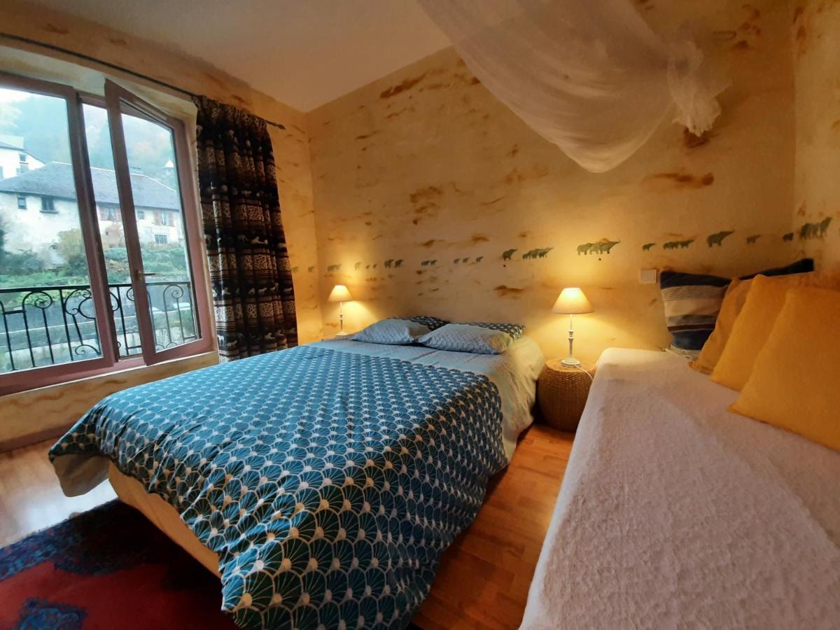 Au Fil De Lods Bed & Breakfast Exterior photo